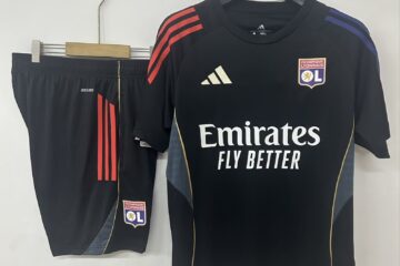 Olympique de Lyon 25/26 entrenamiento